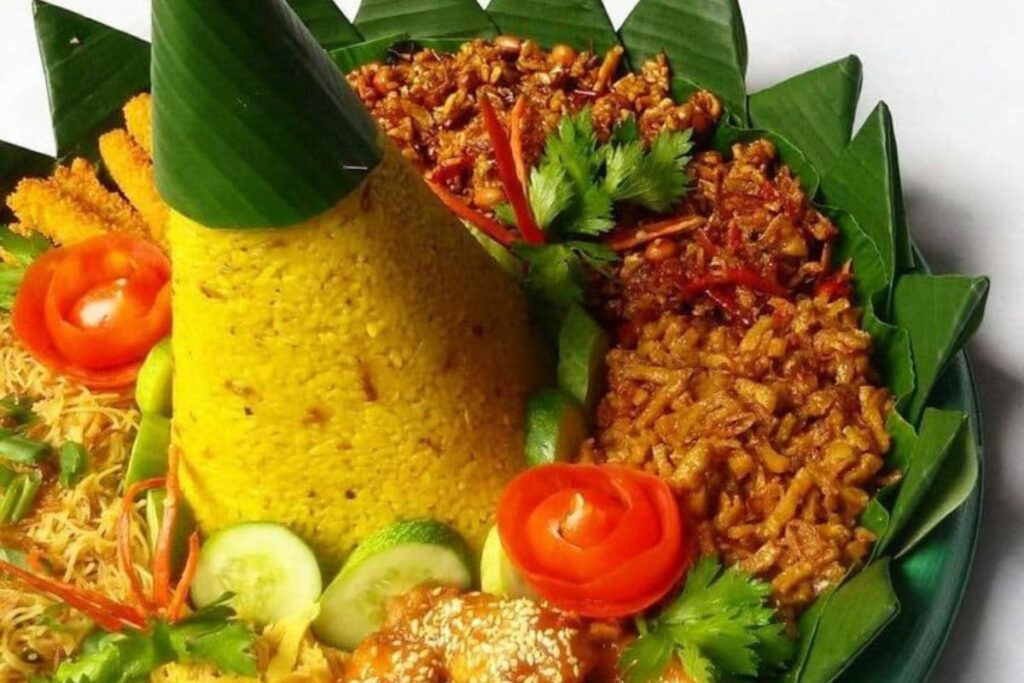 Nasi Tumpeng Kuning (11)