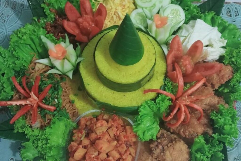 Nasi Tumpeng Kuning (5)