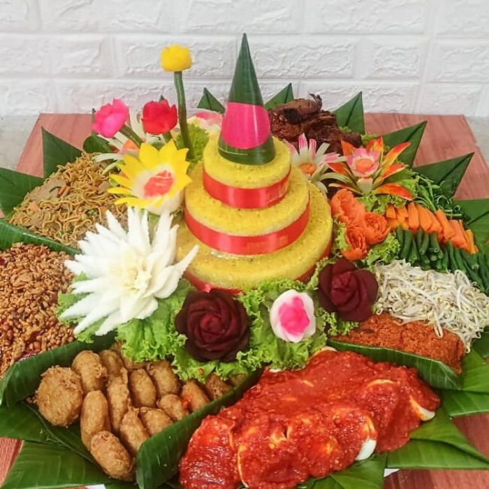 Tumpeng Nasi Kuning 20 porsi 